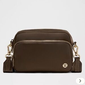 NWT Lululemon Everywhere Crossbody Bag 2L